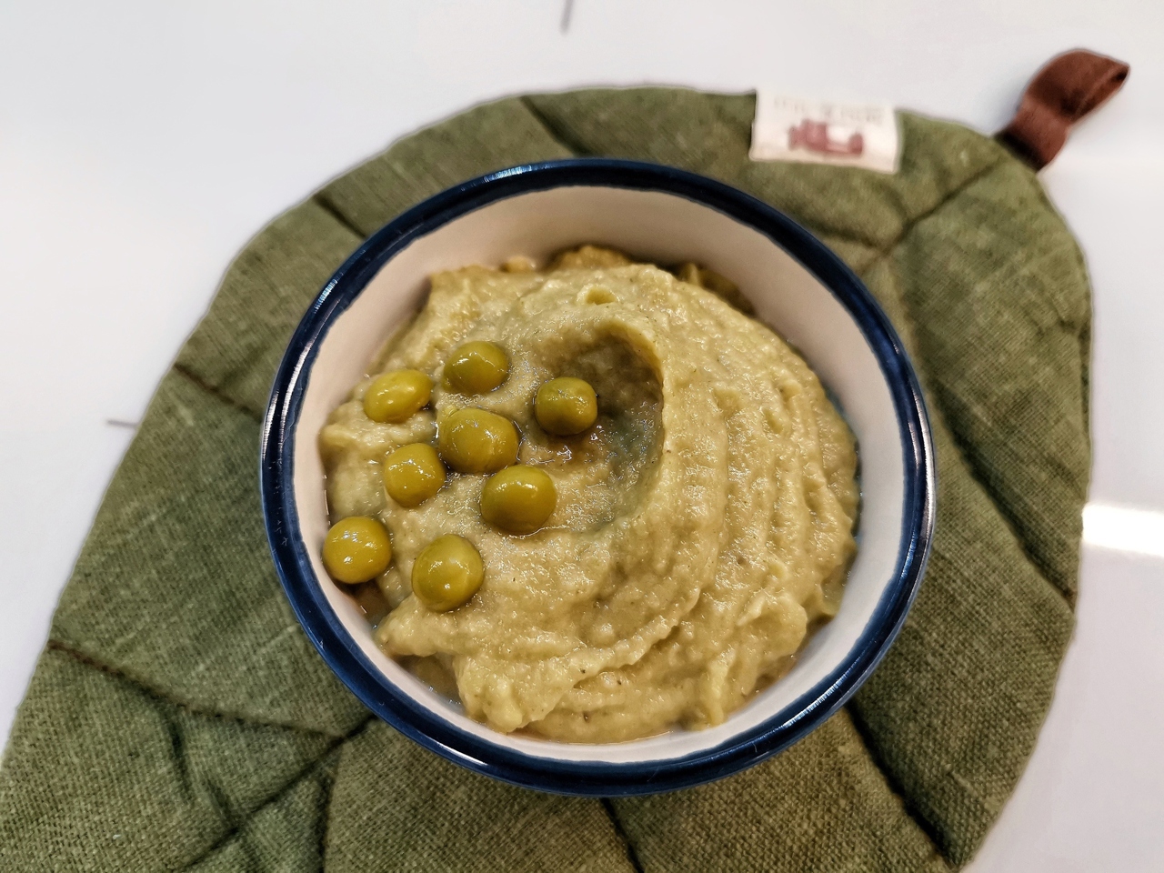 Keto Mashed Cauliflower with Peas and Nettle