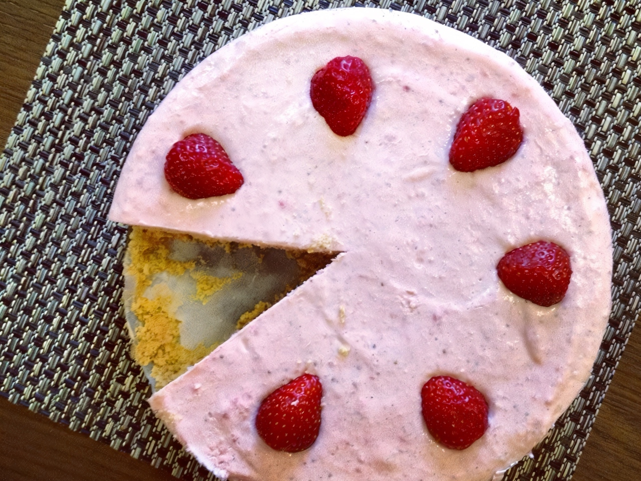 No-Bake Strawberry Cheesecake
