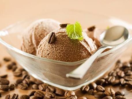 Coffee Ice Cream with Cream and Egg Yolks
