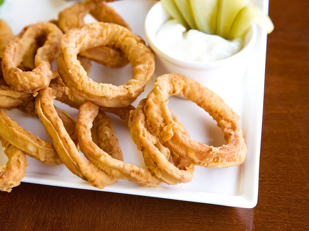 Onion Rings in Sweet and Sour Sauce