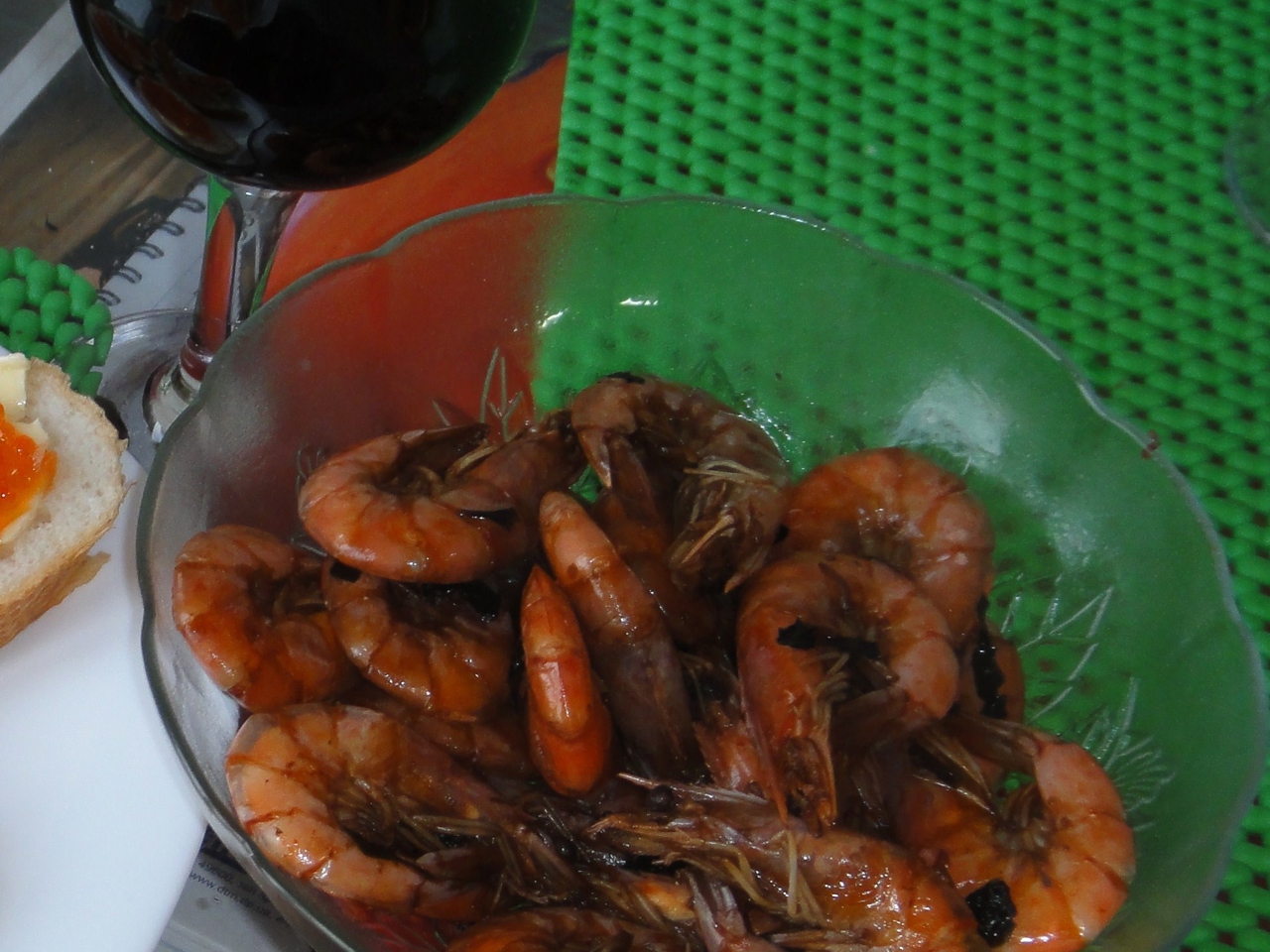 Royal Shrimp with Basil in Red Wine