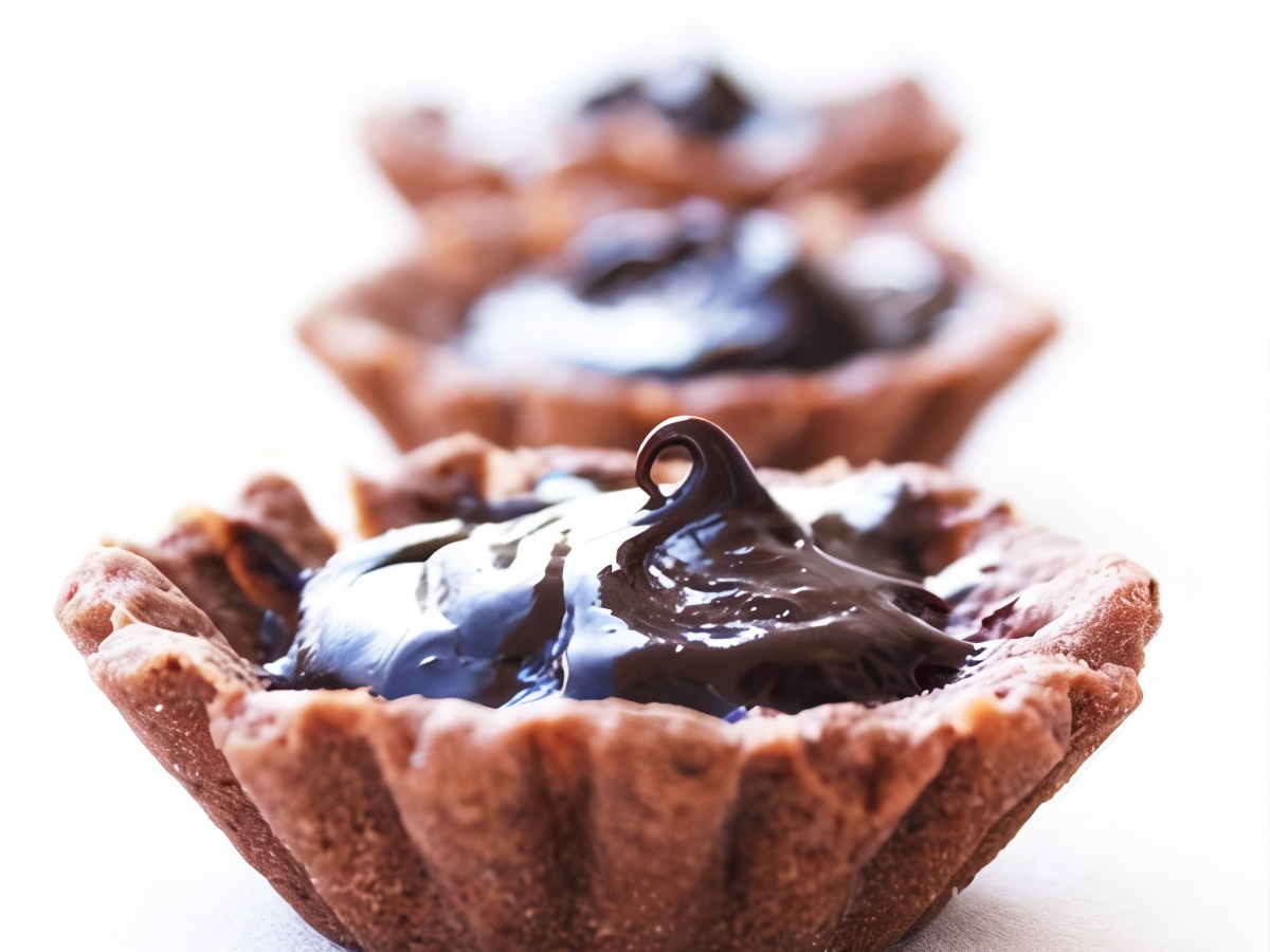 Tartlets with Chocolate Truffles and Whipped Cream