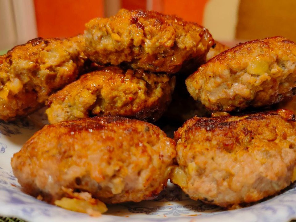 Homemade Cutlets with Ricotta, Mushrooms, and Onions