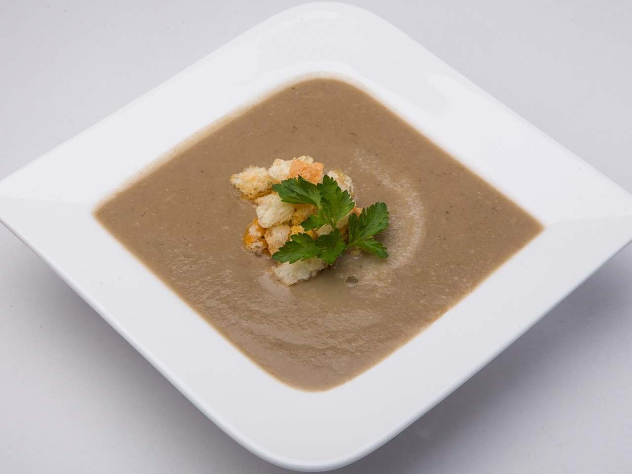 Creamy Mushroom Soup with Cream and Garlic Croutons