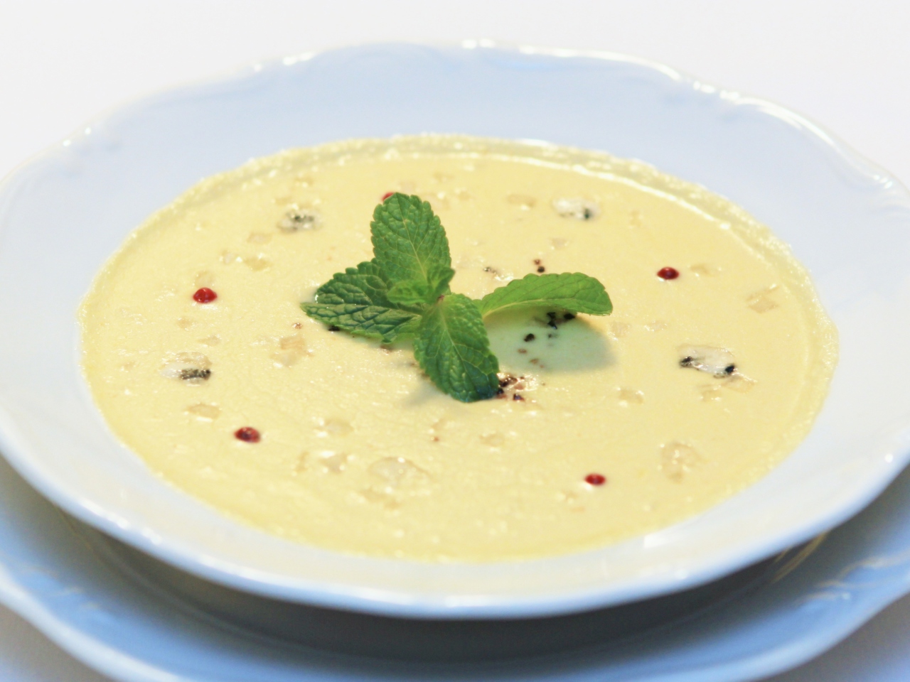 Cream Soup with Pear and Gorgonzola
