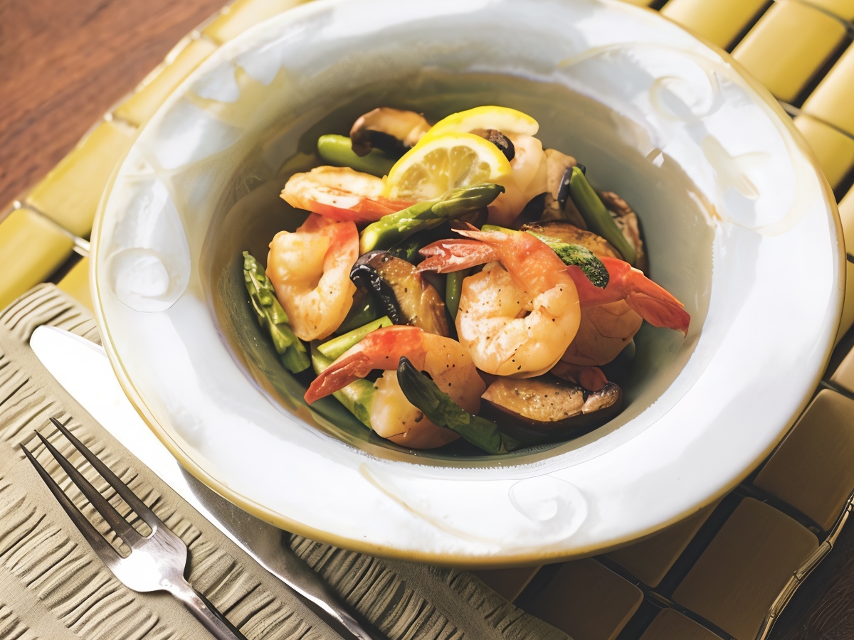 Shrimp with Mushrooms and Asparagus
