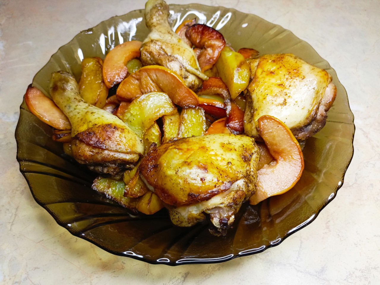 Chicken with Quince and Potatoes in a Sleeve
