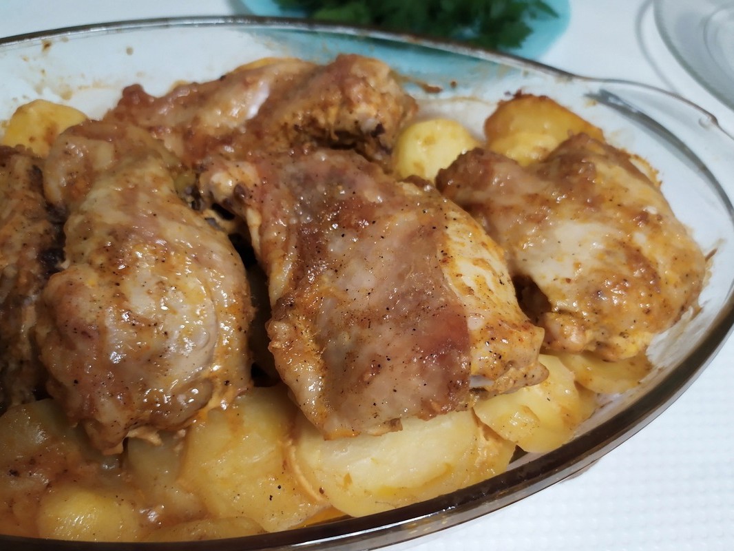 Chicken with Potatoes in the Oven