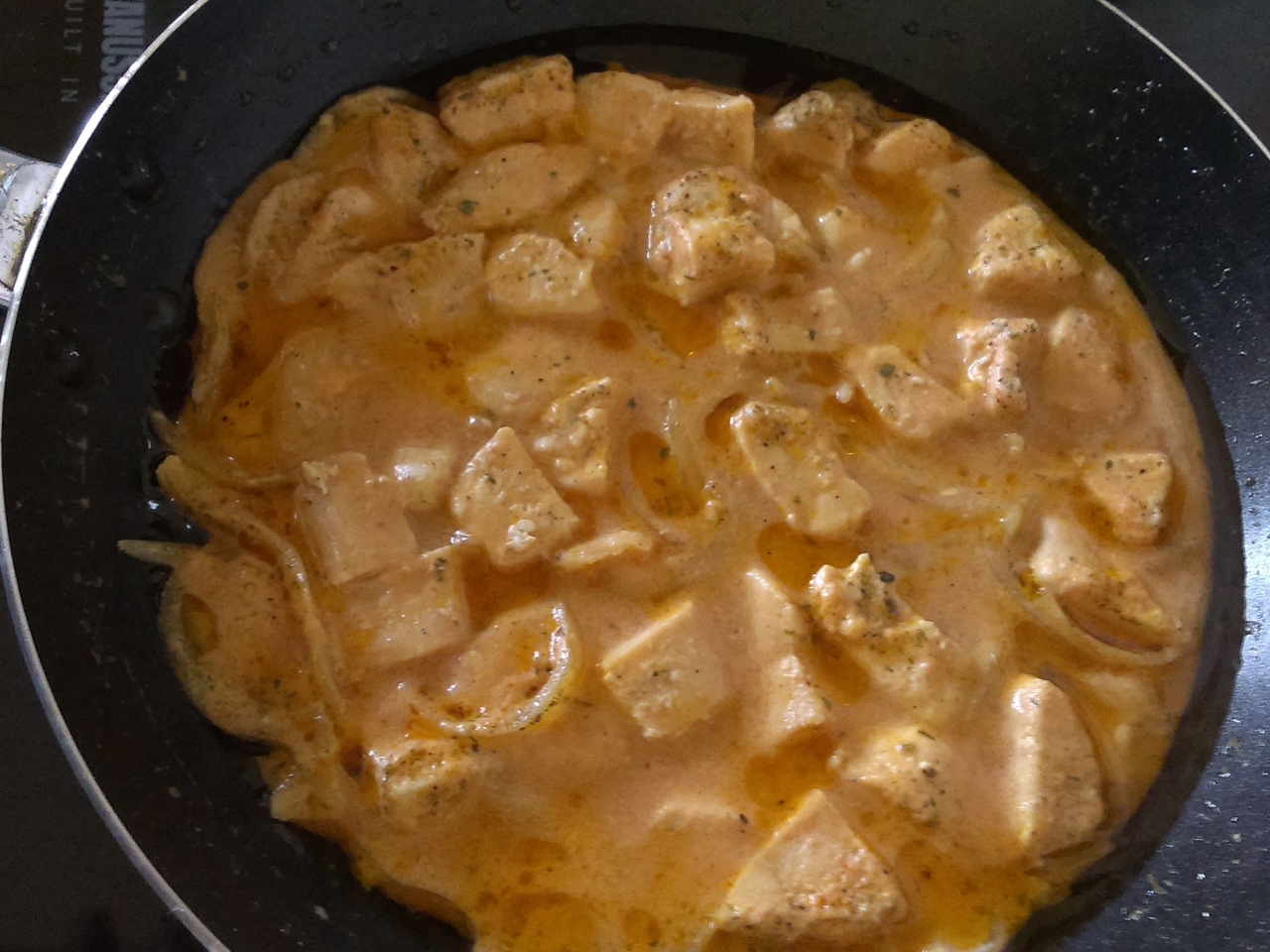 Chicken Stewed in Cream Sauce