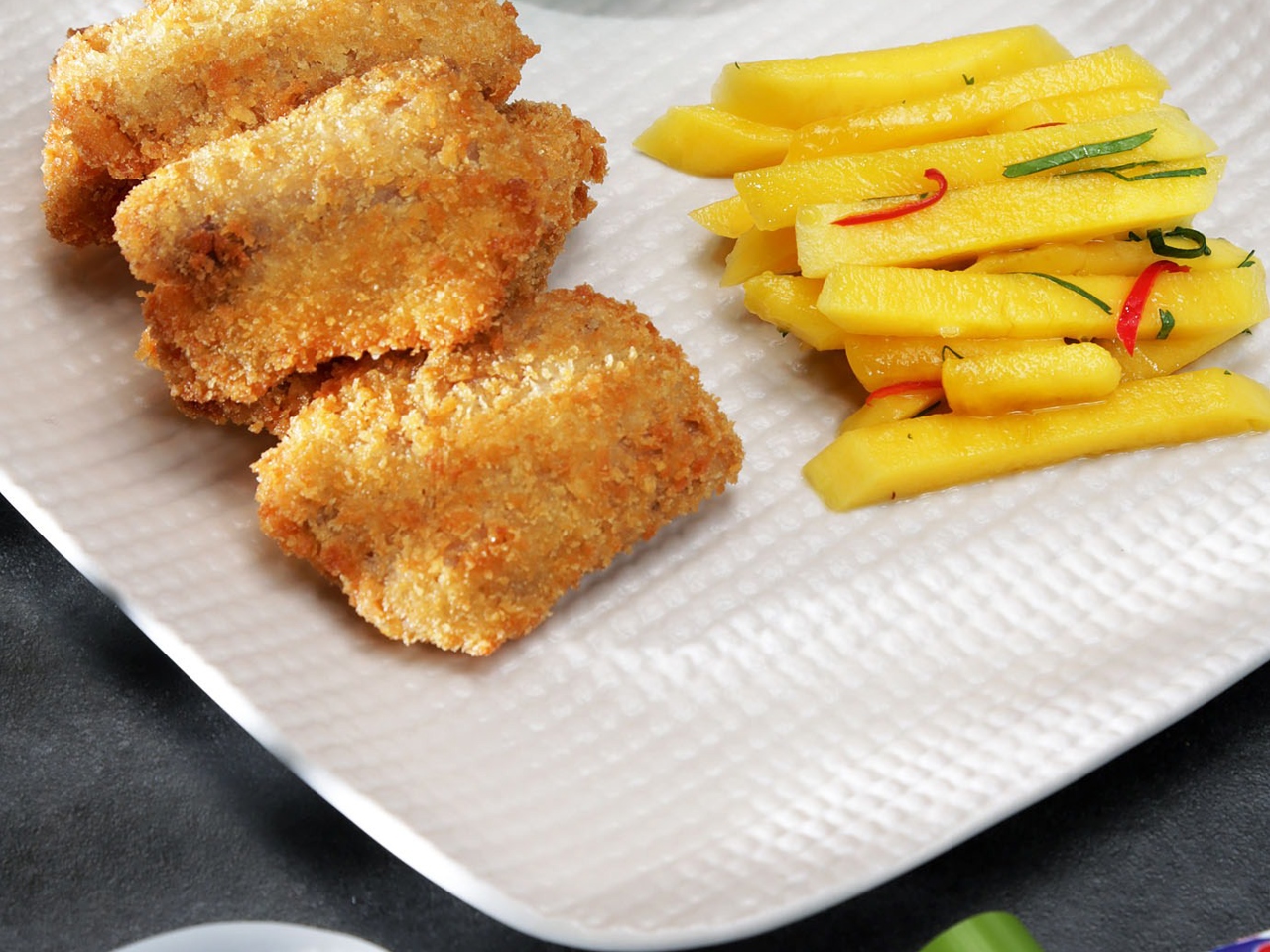 Chicken Wings with Salted Mango