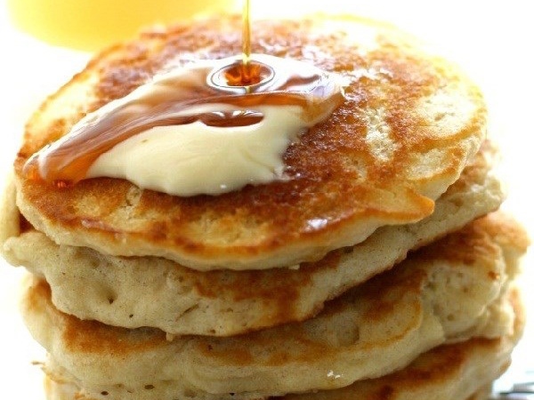 Light and Fluffy Vegan Pancakes