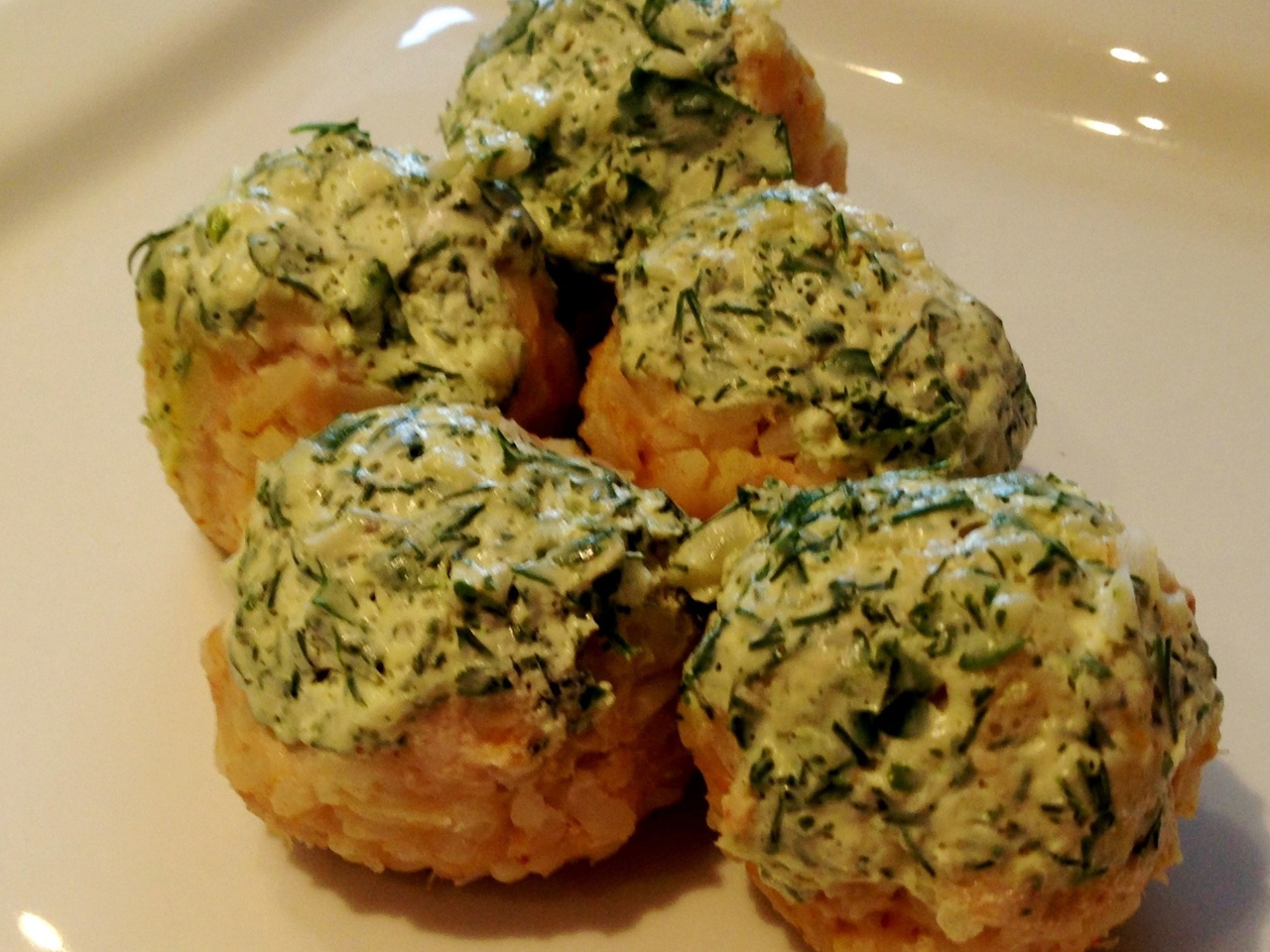 Light Steamed Chicken Meatballs with Sour Cream and Garlic Sauce
