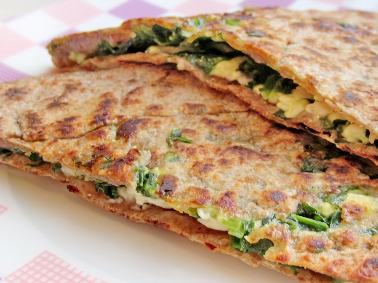 Flatbread with Spinach / Diet Khachapuri