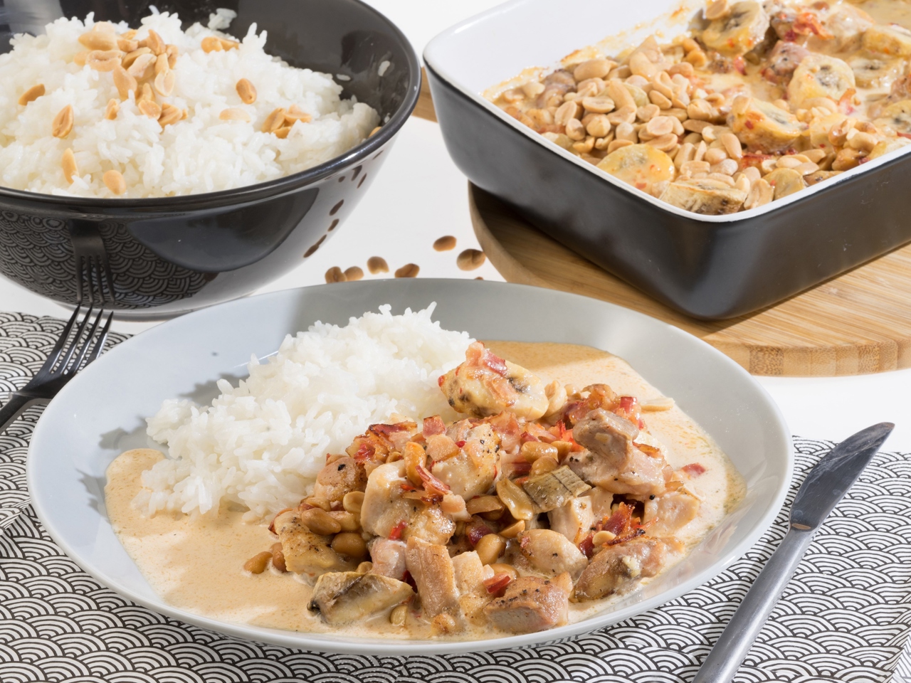 Baked Chicken with Peanuts 'Flying Jacob'