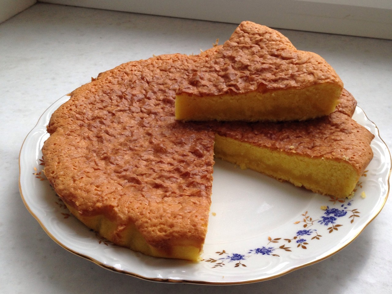 Lemon Cake with Liqueur
