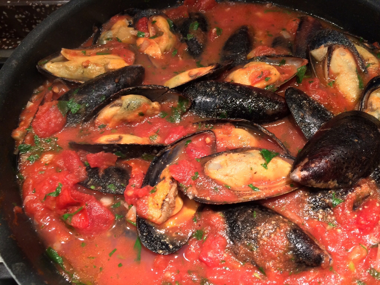 Linguine with Mussels Mediterranean Style