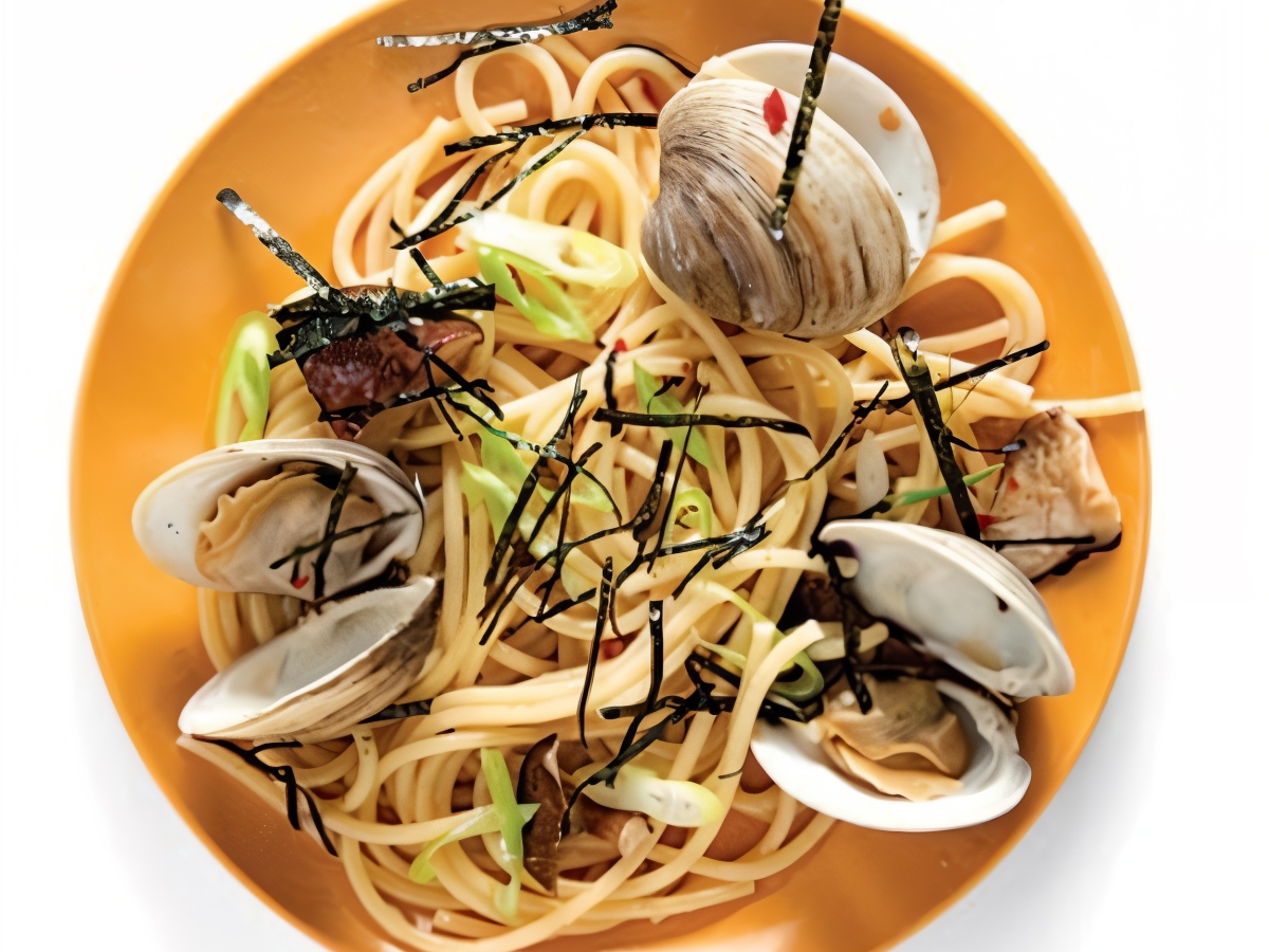 Linguine with Mussels in Japanese Style