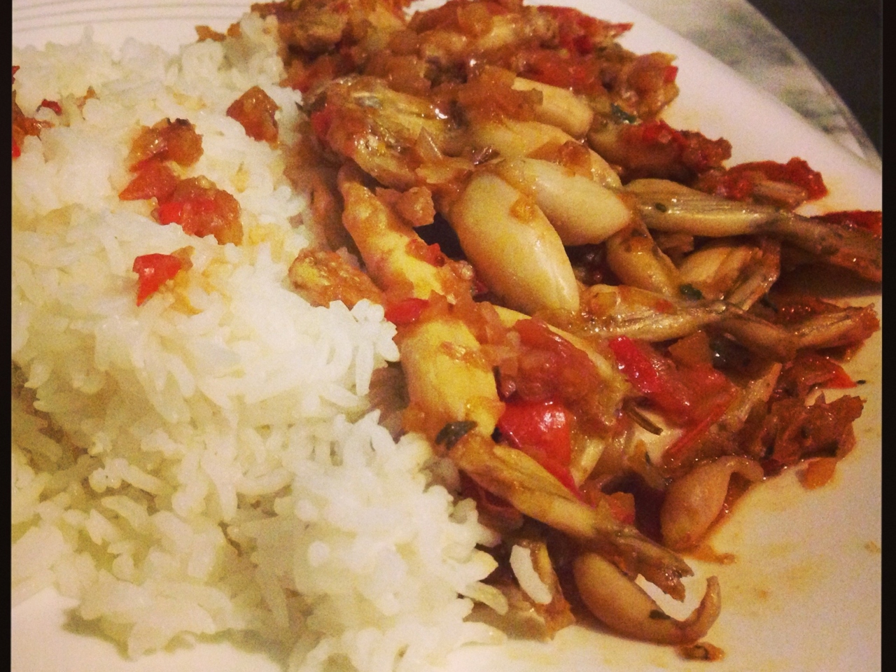 Frog Legs in Spicy Tomato-Garlic Sauce