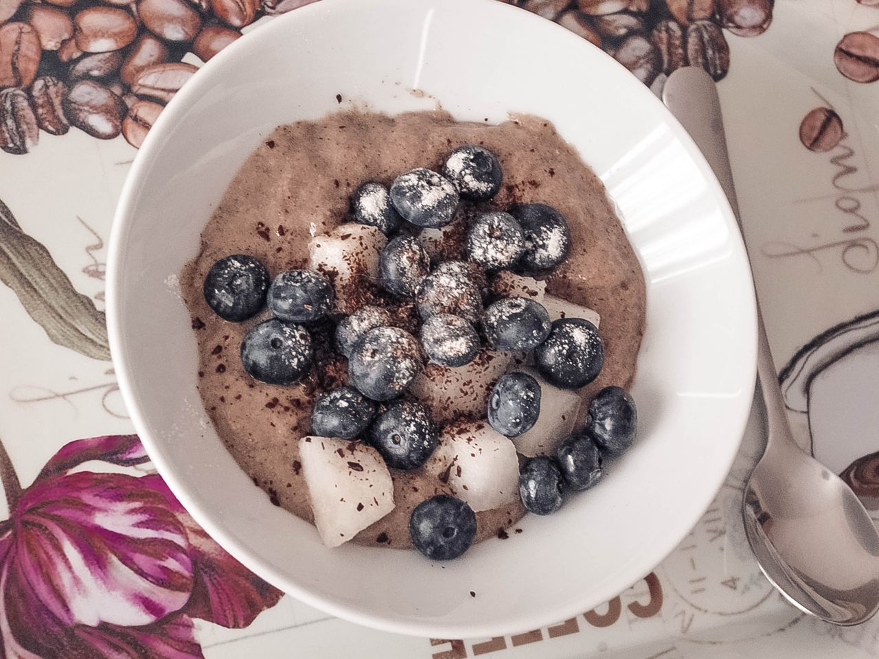 Flaxseed Porridge with Blueberries and Chocolate Chips