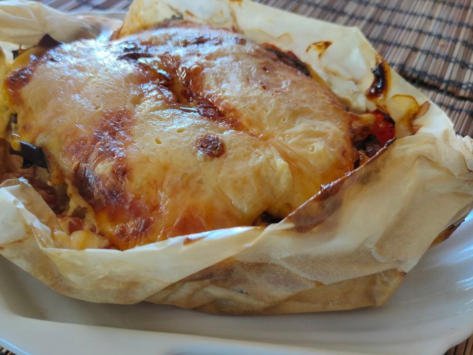 Boats with Chicken, Mushrooms, Tomato, and Cheese