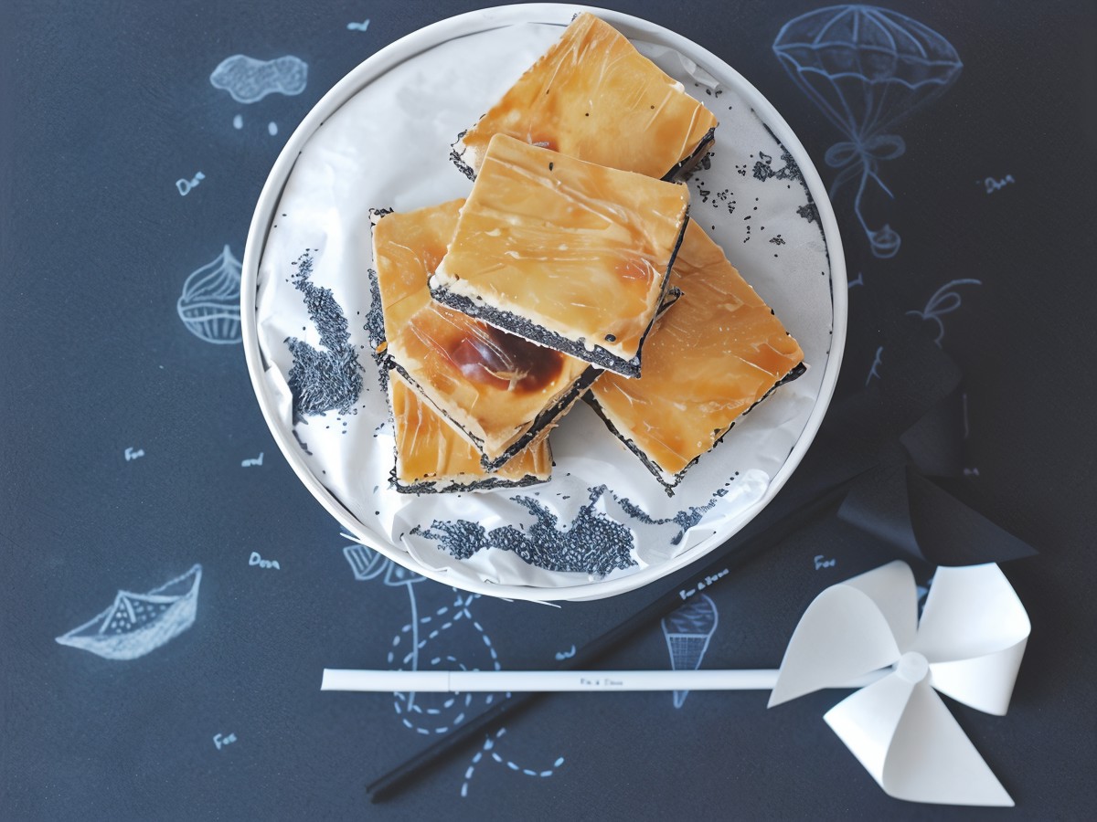 Poppy Seed Pie with Almond Powder