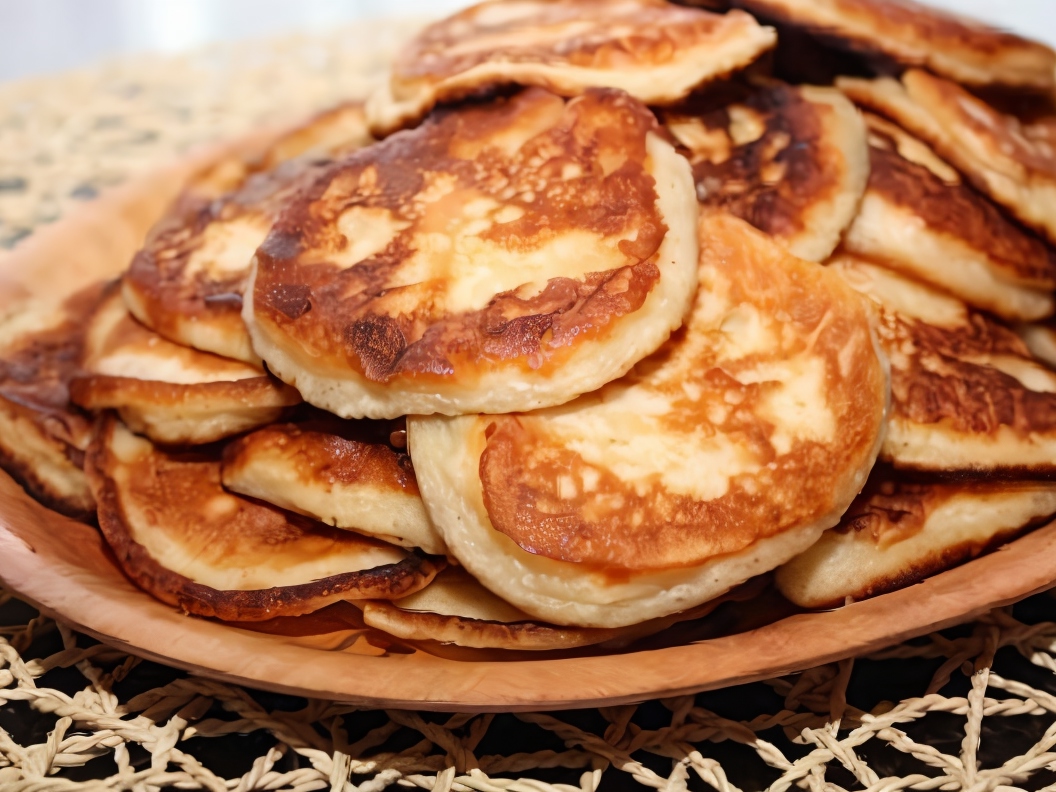 Semolina Pancakes with Apples and Raisins