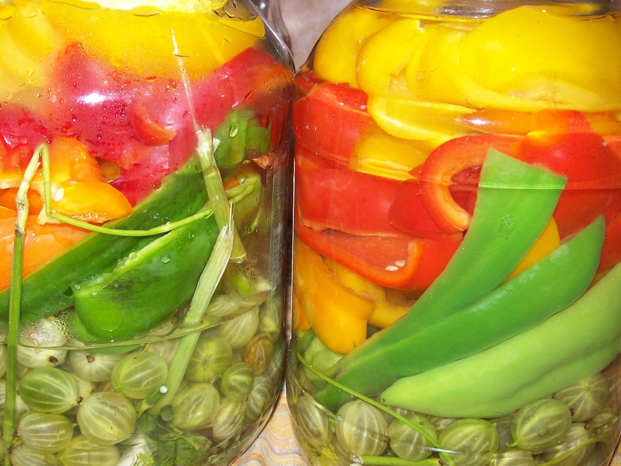 Pickled Bell Peppers with Gooseberries