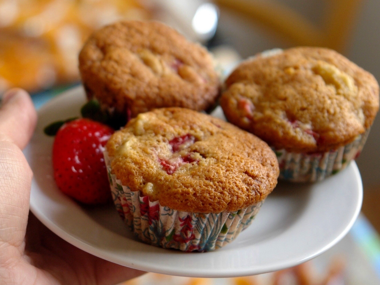 Mini Muffins with Strawberry and Ricotta
