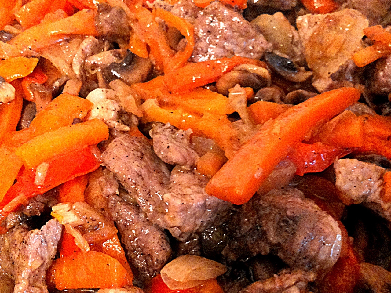 Meat with Mushrooms and Vegetables