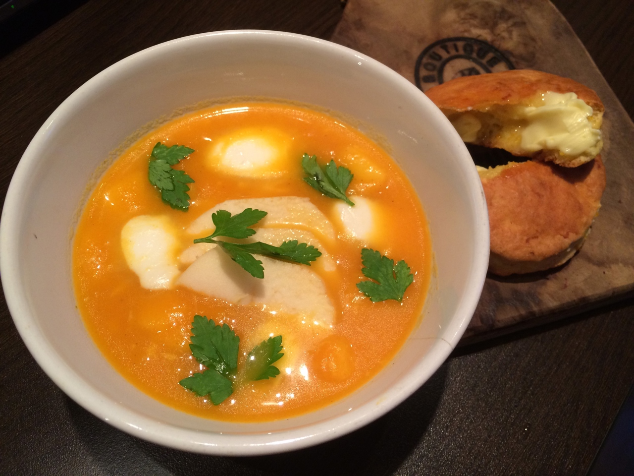 Carrot Soup with Mozzarella and Apples