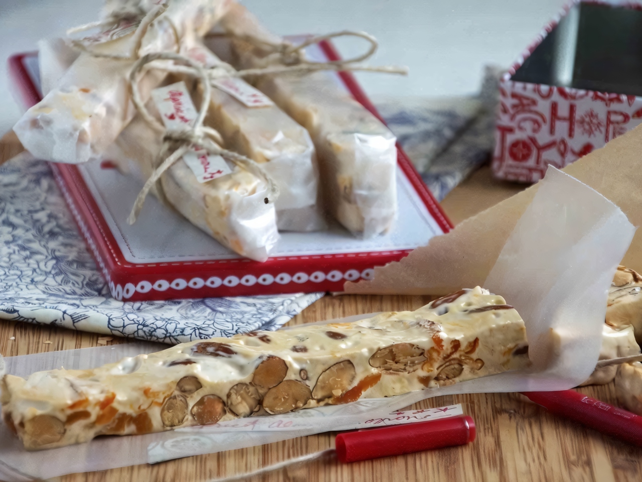 Мягкая нуга с орехами и курагой (Torrone morbido)