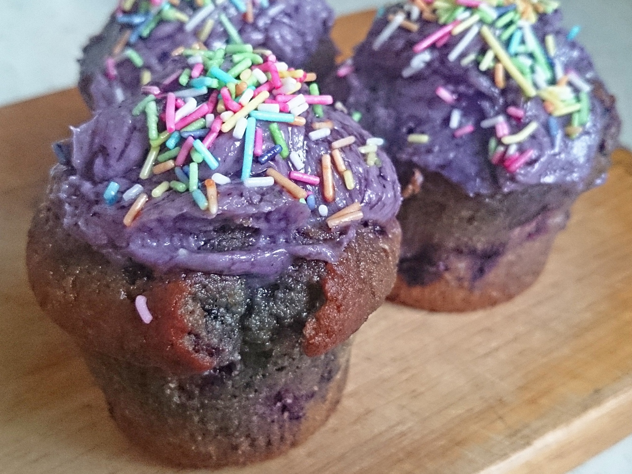 Very Blueberry Cupcakes with Cream Cheese Frosting