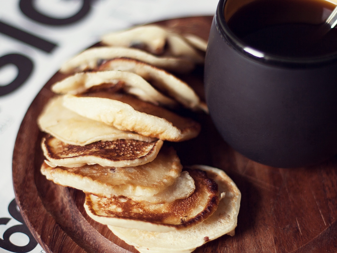 Pancakes with Apple and Hazelnuts