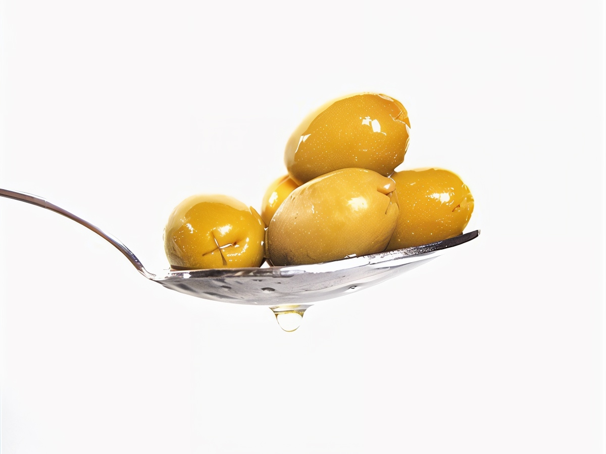 Olives Stuffed with Fried Almonds and Chili