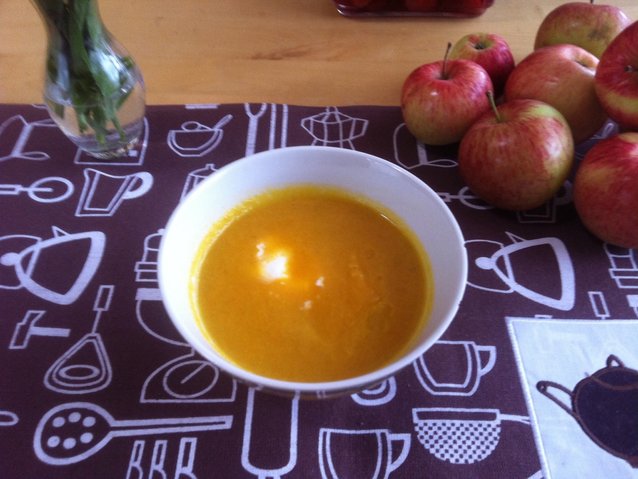 Spicy Apple-Carrot Soup
