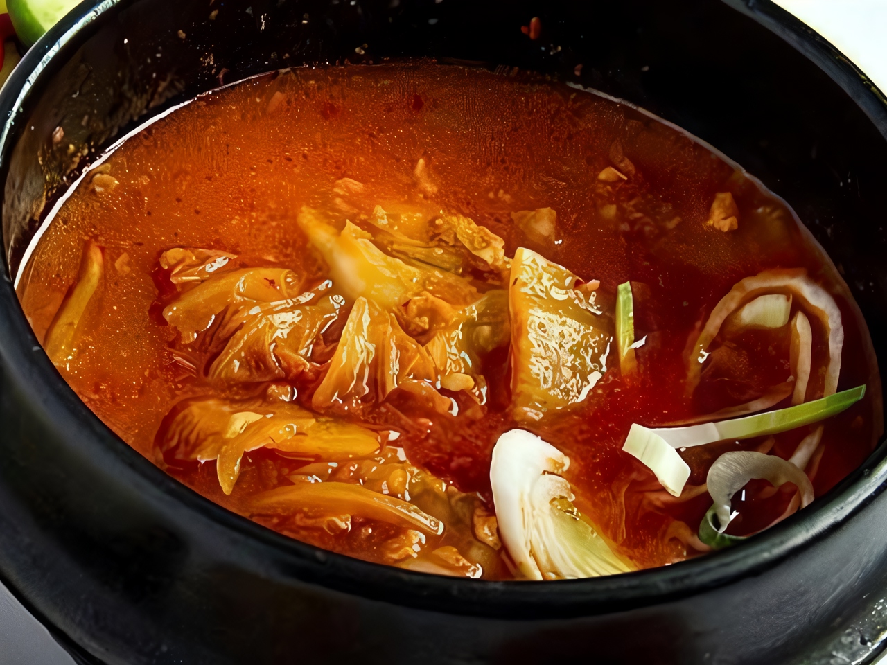 Острый суп из пекинской капусты (Kimchi jjigae)