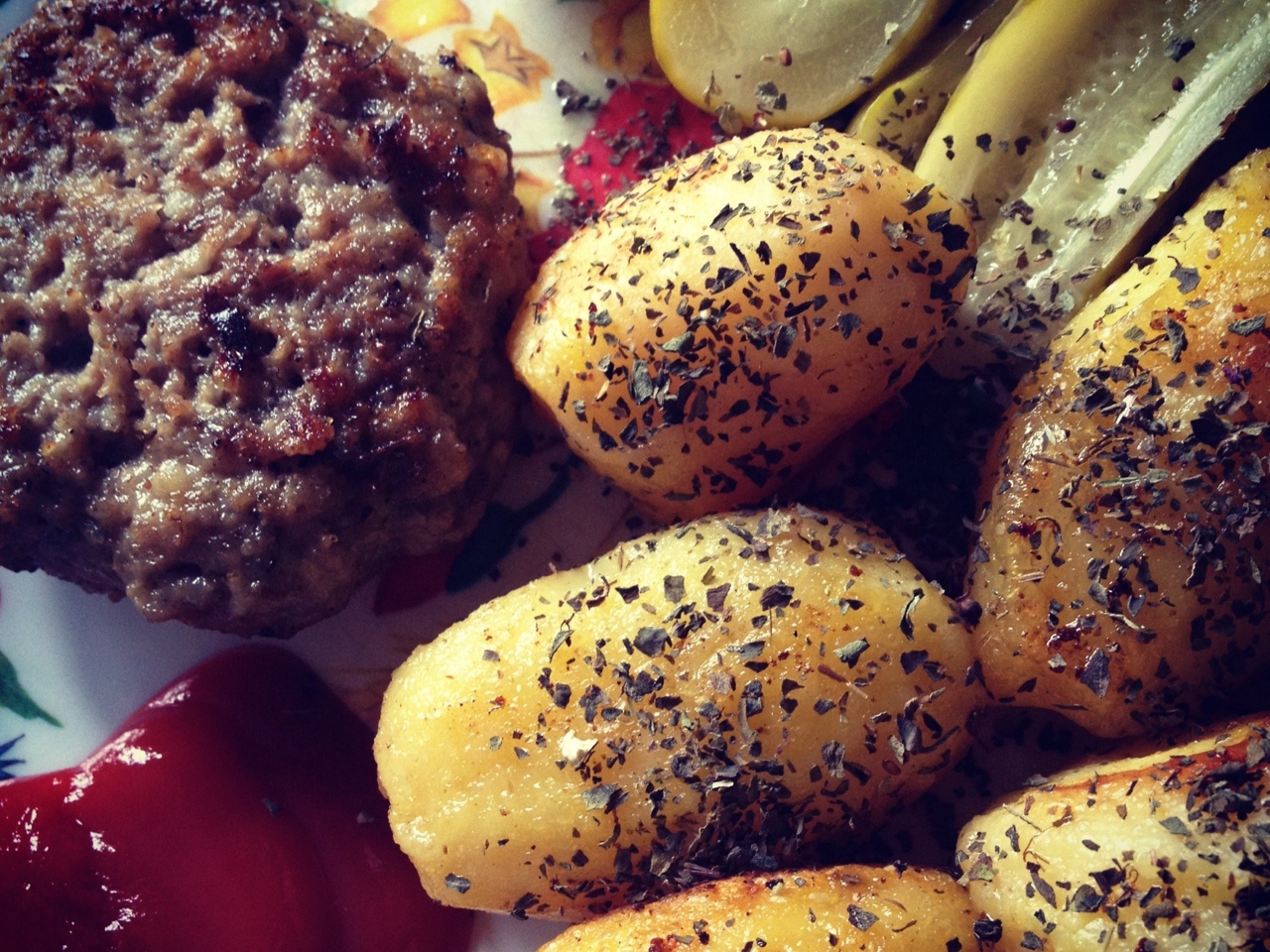 Boiled Potatoes with Meatballs