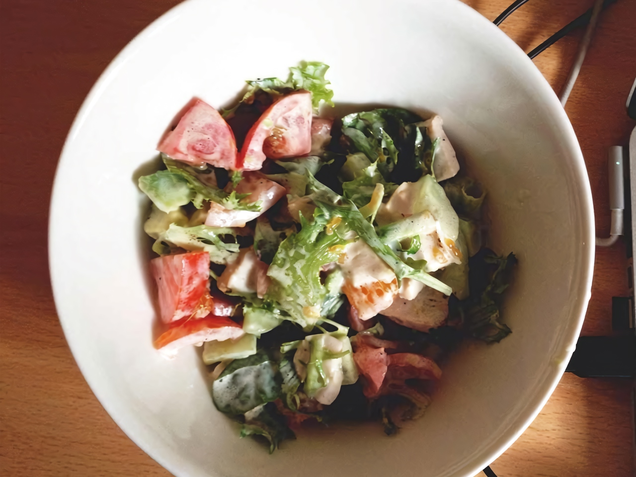 Vegetable Salad with Chicken, Mandarins, and Avocado