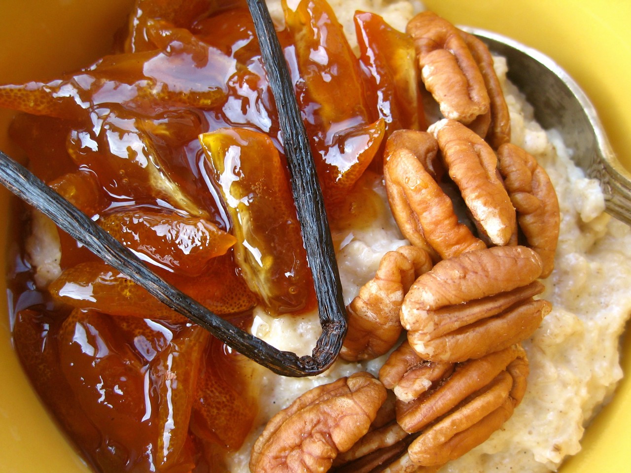 Oatmeal with Vanilla, Kumquat, and Pecan