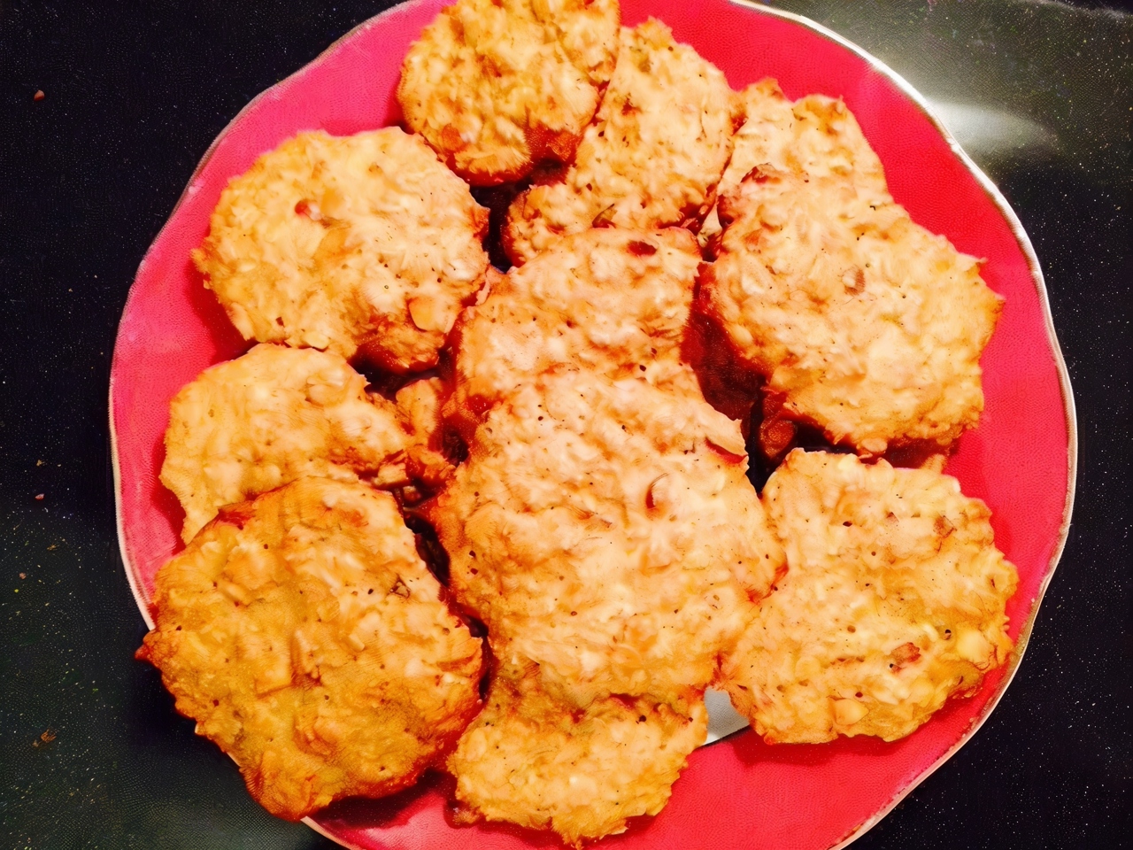 Oatmeal Cookies with Nuts, Honey, and Cinnamon