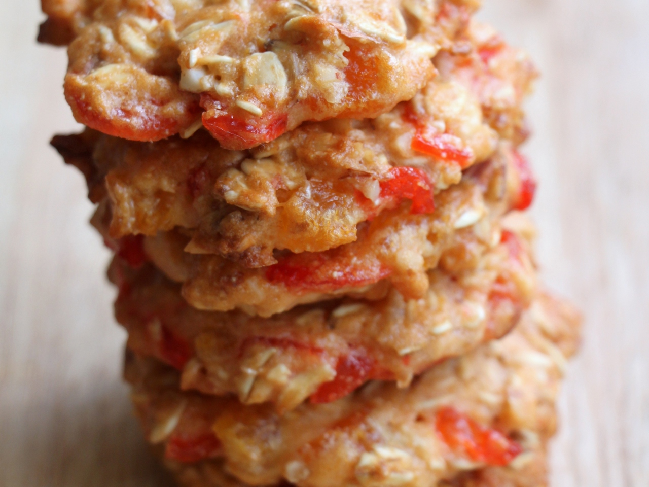 Oatmeal Cookies with Dried Kumquat, Sugar-Free and Flour-Free