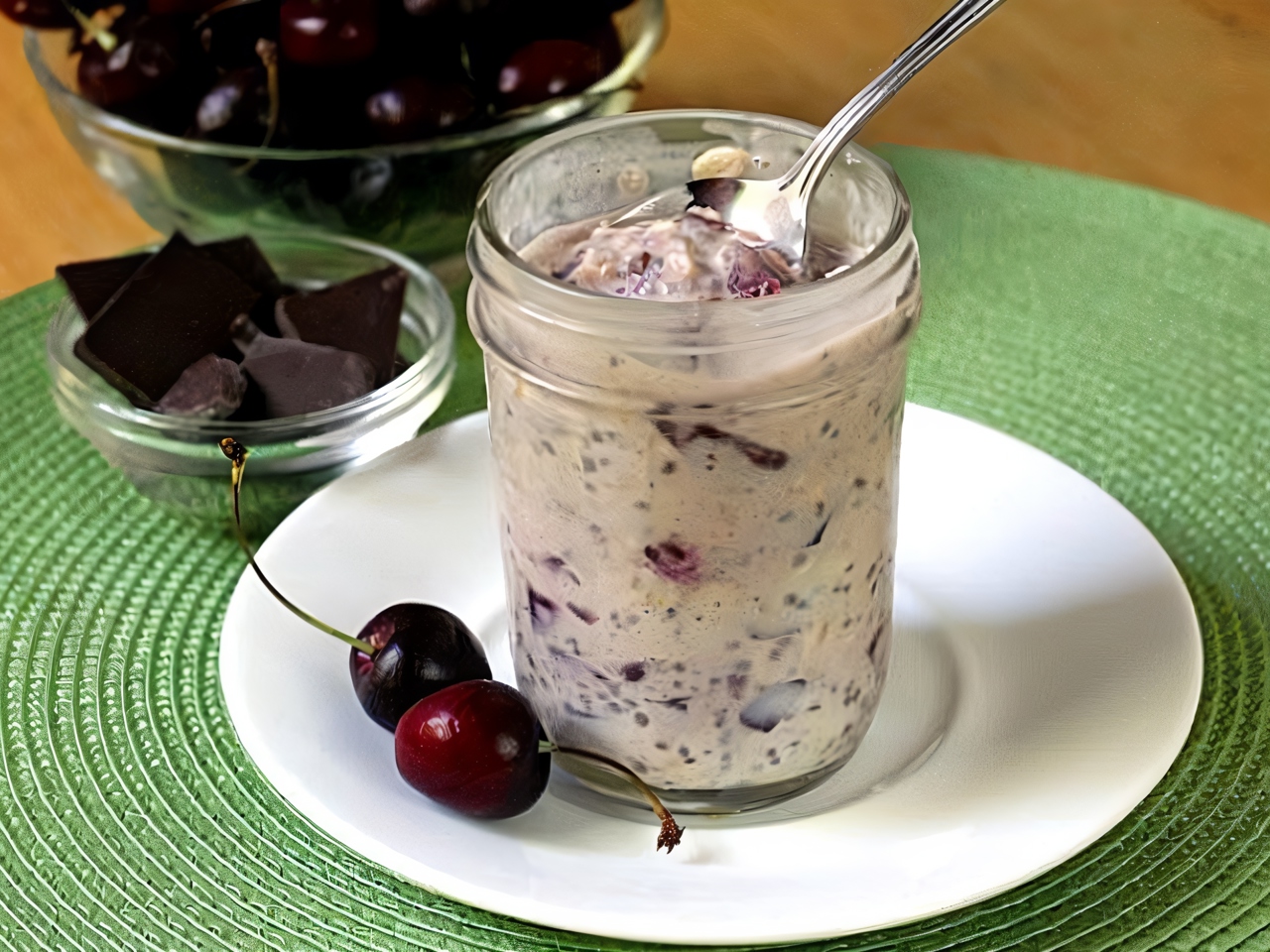 Overnight Oats with Cherry and Chocolate Chips