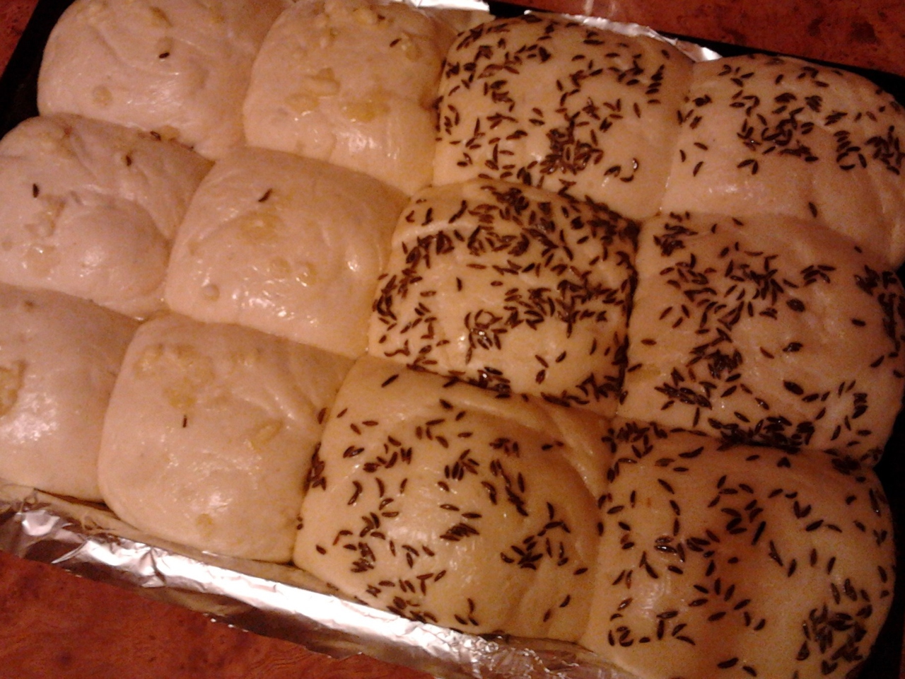 Garlic and Caraway Pampushky