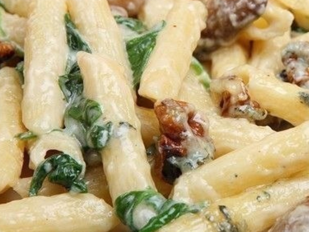 Pasta with Mushrooms and Chicken