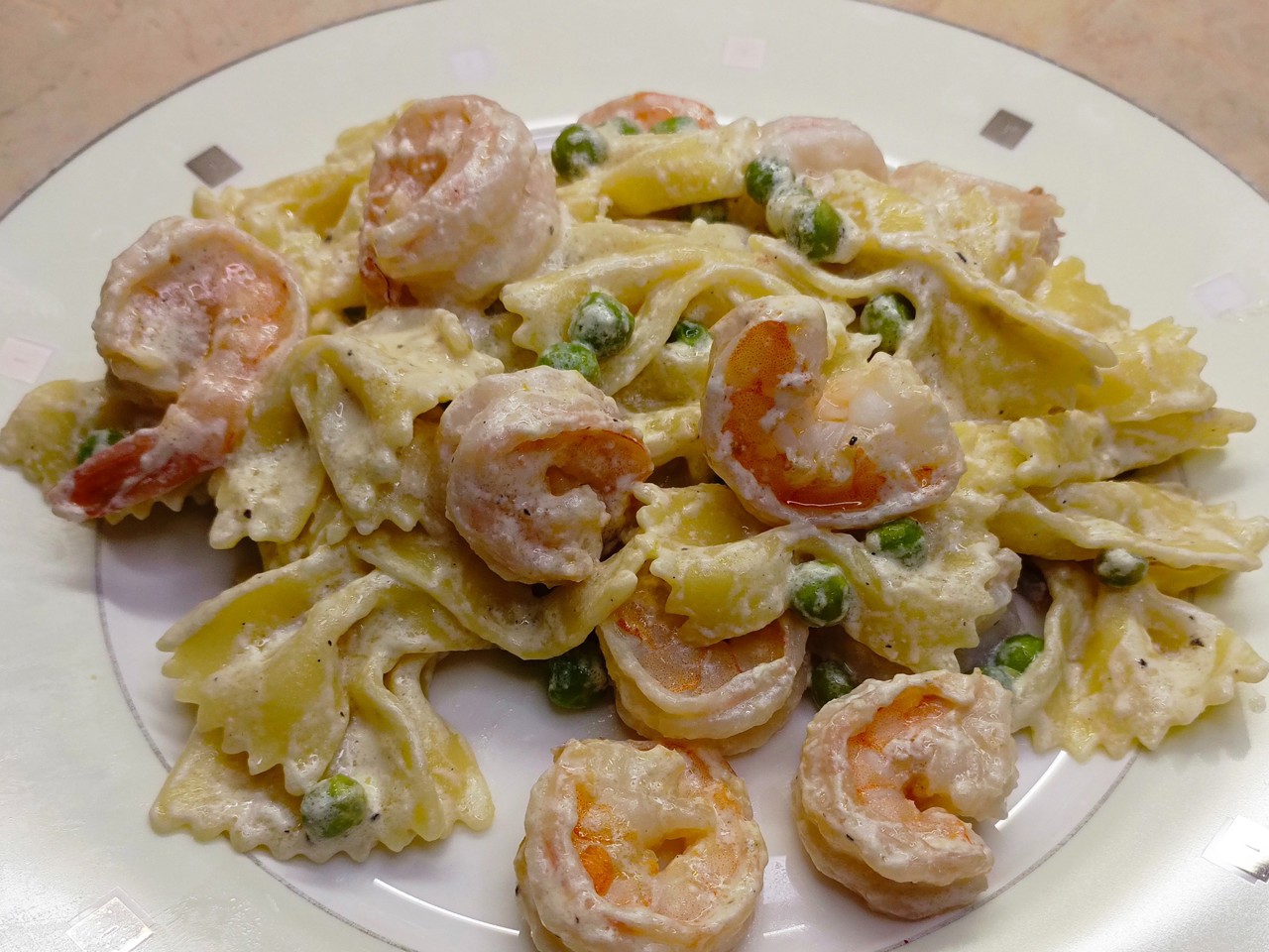 Pasta with Shrimp in Cream Sauce with Green Peas