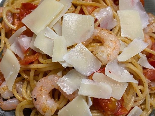 Pasta with Tomatoes and Shrimp