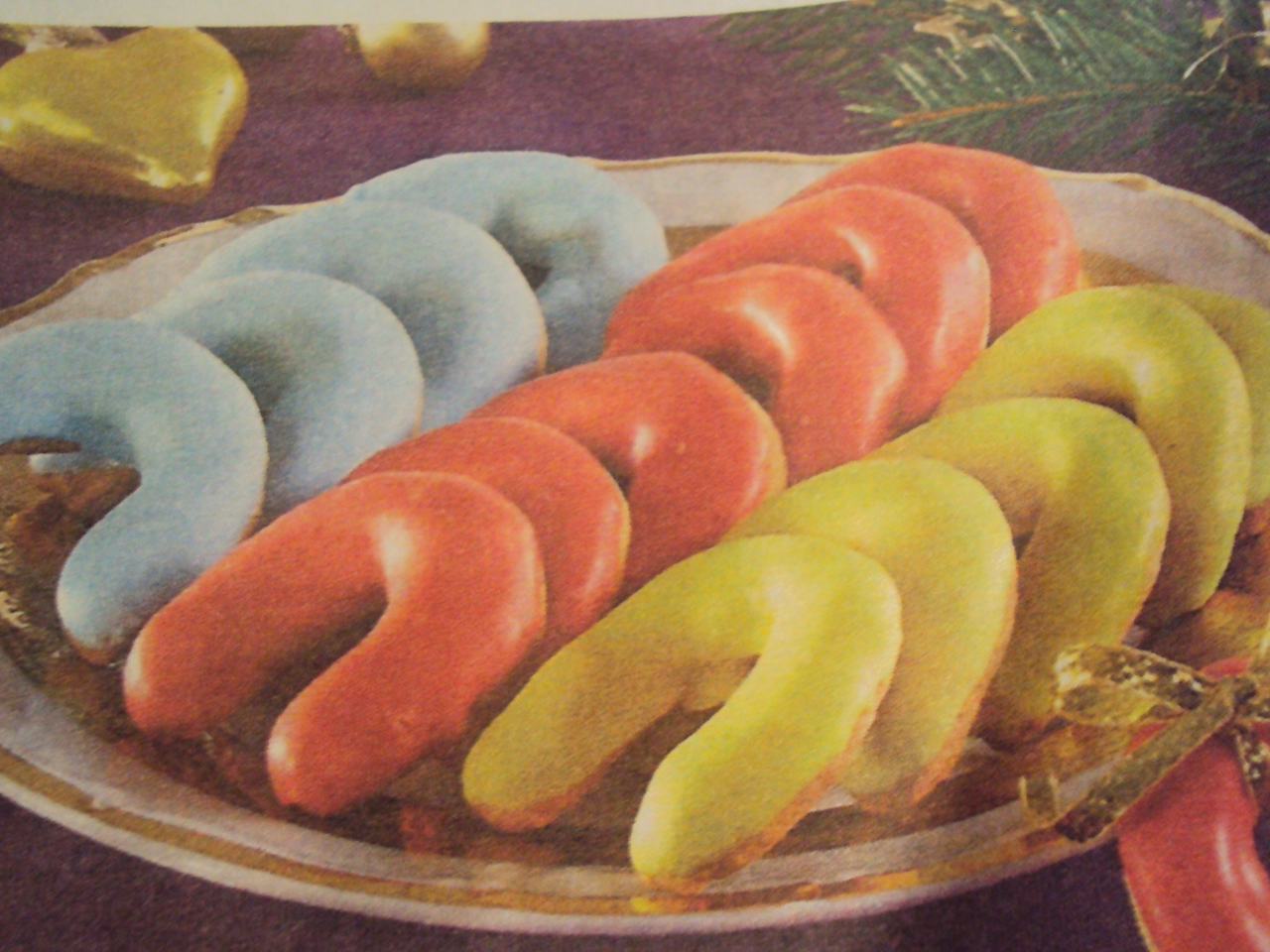 Horseshoe Cookies with Glaze