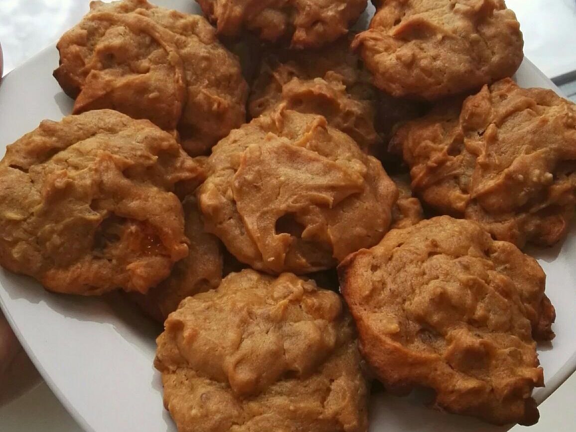 Cookies with Persimmon and Walnuts