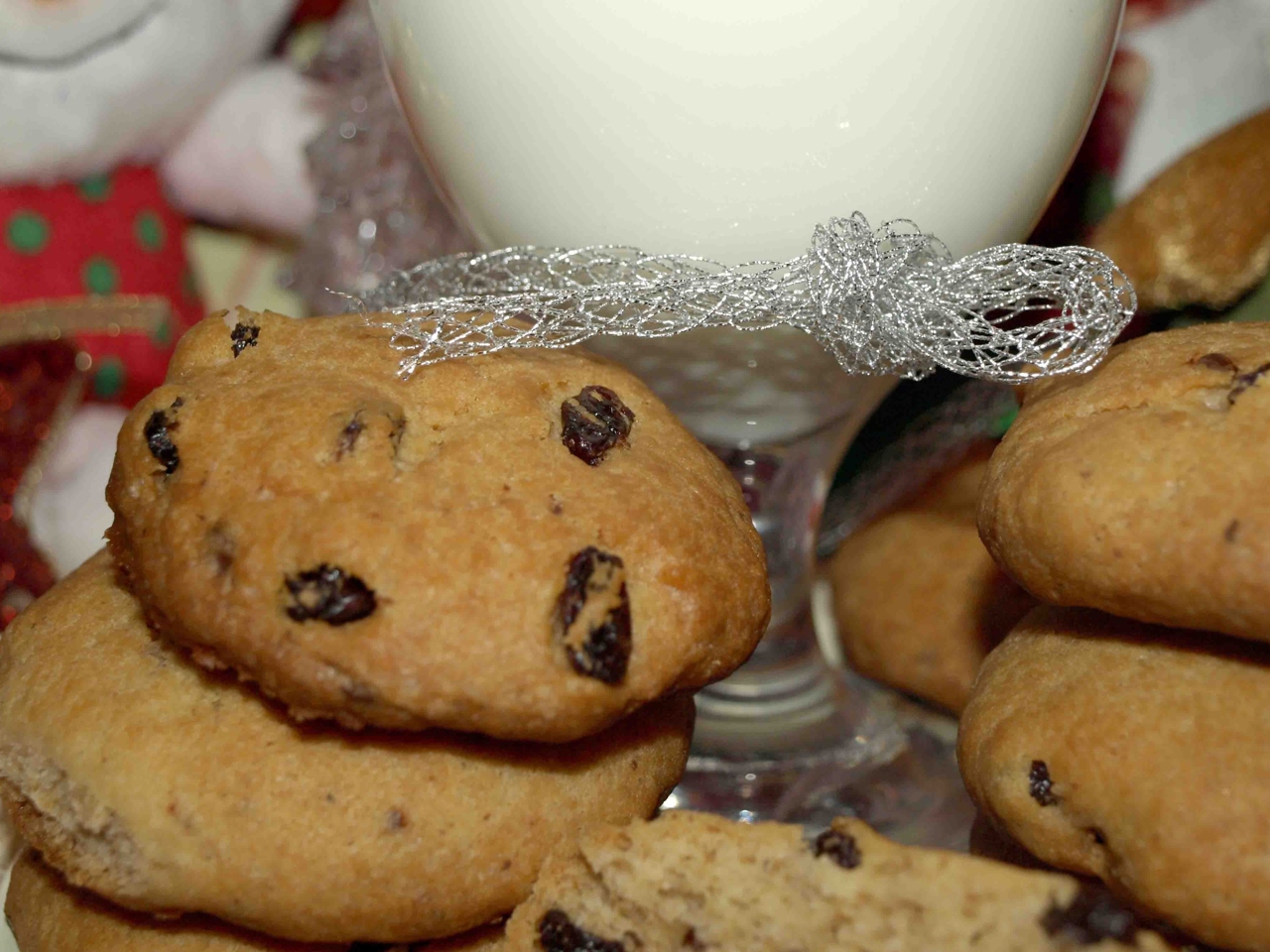 Chocolate Chip and Raisin Cookies in Cognac