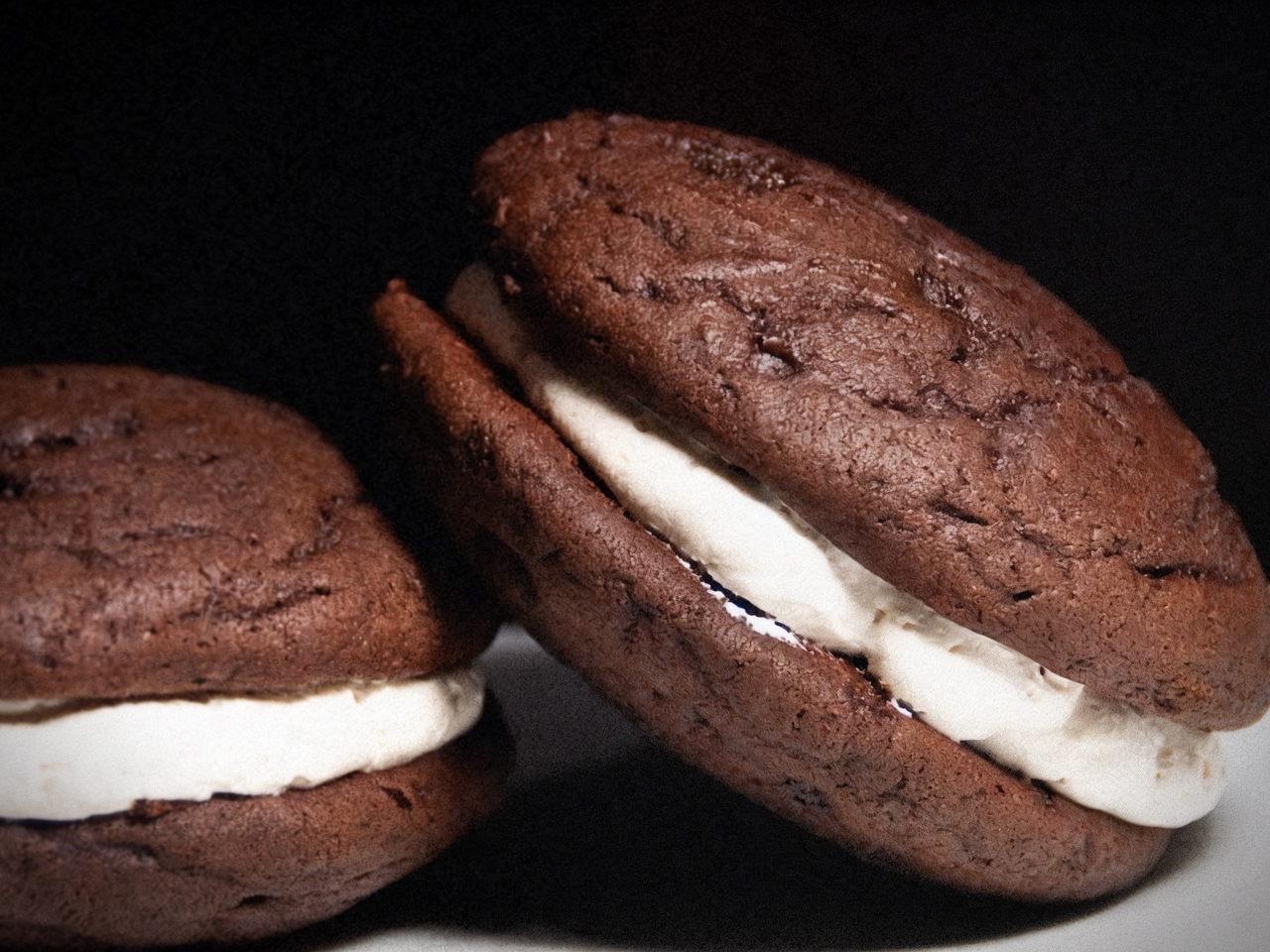 Chocolate Cookies with Vanilla Filling